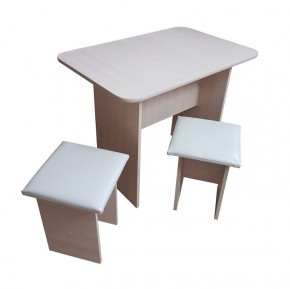 Кухонный стол ЛДСП + 2 табурета в Нягани - nyagan.mebel24.online | фото 1