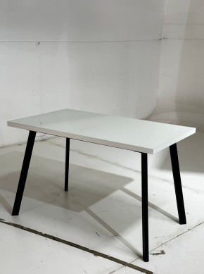 Стол ФИН 140 Белый, стекло/ Черный каркас М-City в Нягани - nyagan.mebel24.online | фото 3